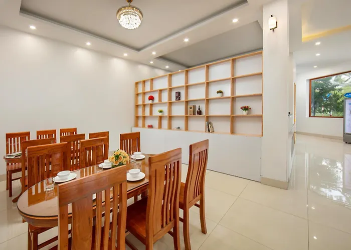 Hanoi Airport Suites Hostel & Travel